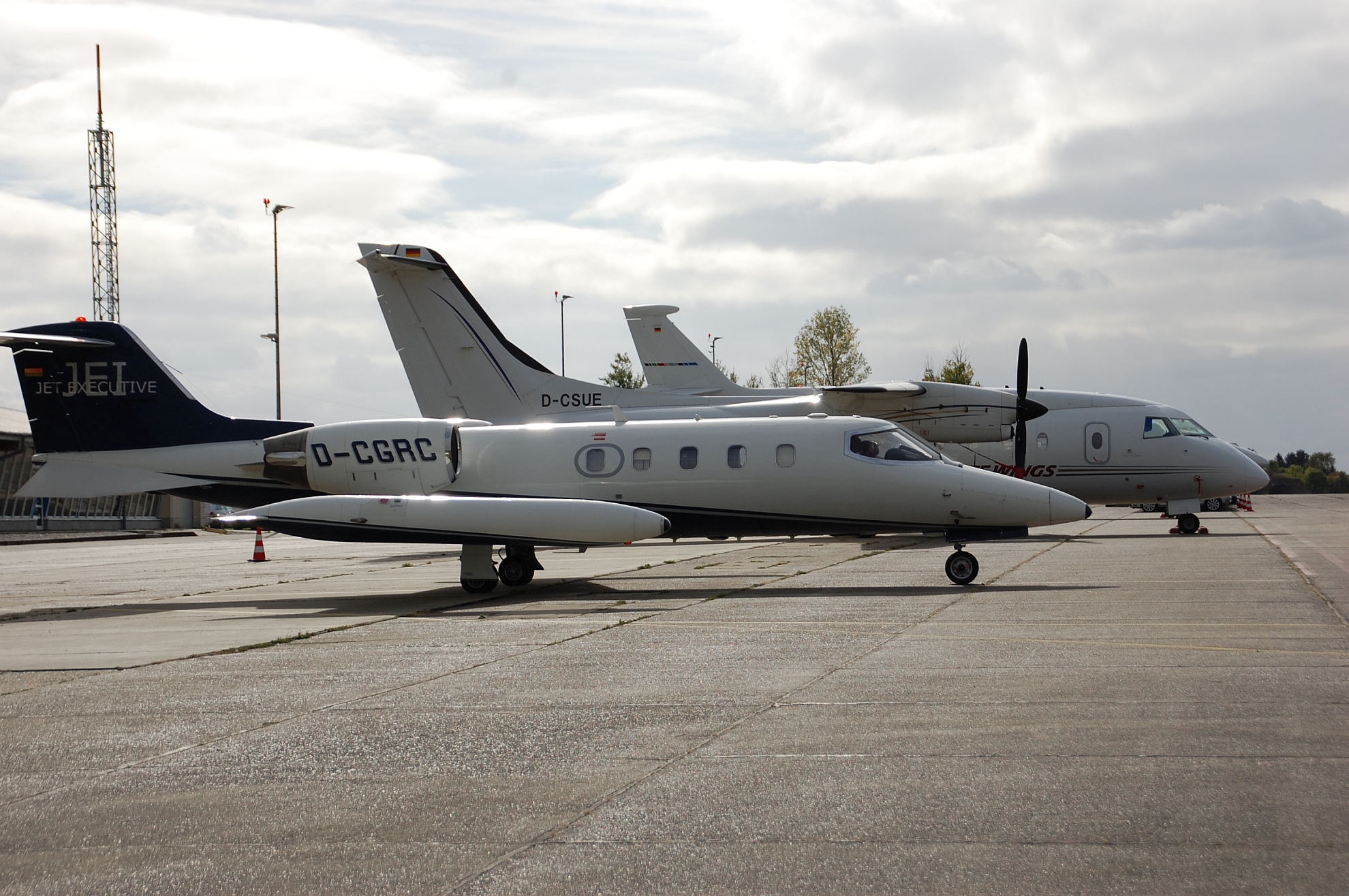 Business Jets auf dem Vorfeld des Leipzig-Altenburg Airport
