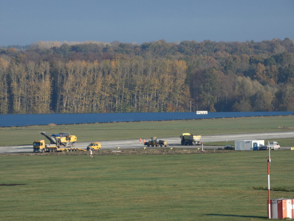 Bauarbeiten auf RWY 04/22