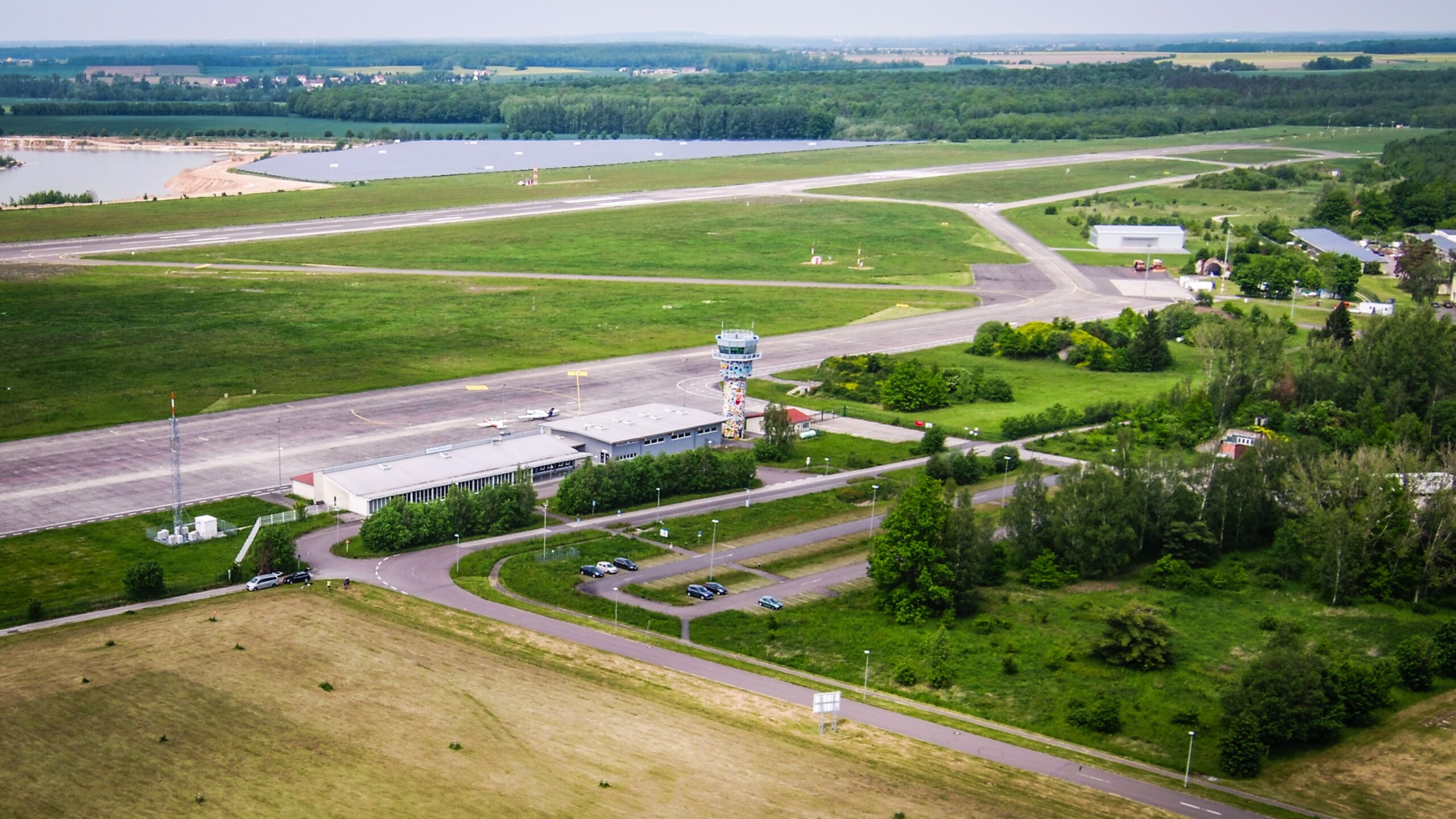 Luftaufnahme der Gewerbeflächen am Flugplatz